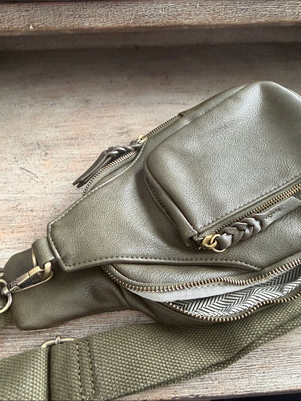 Urban Expressions Olive Green Crossbody Sling Bag - Picture 10 of 11